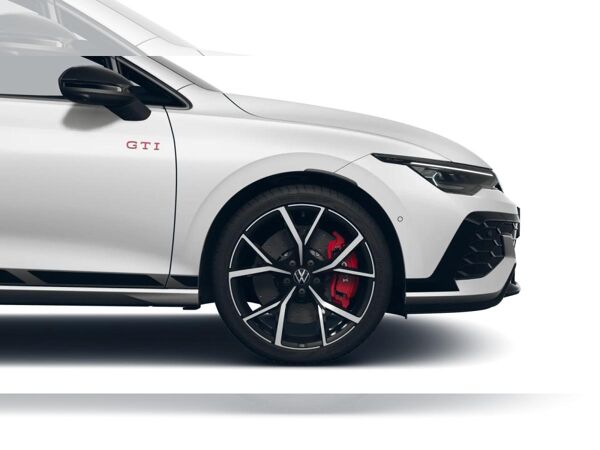 Volkswagen Golf GTI Clubsport PANO LEDER BLACKSTYLE HUD 360 INKL. WINTERRÄDER + GARANTIE bild 5