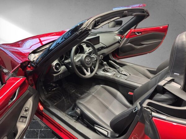 Mazda MX-5 ROADSTER SKYACTIV-G 132 EXCLUSIVE-LINE bild 4