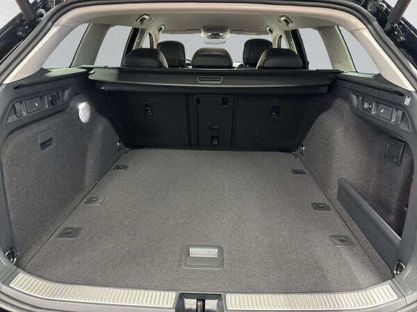 Volkswagen Passat Elegance 2,0 l TDI SCR 150 PS 7-Gang-DSG Navi + AHK + WR - Privatkunden bild 7