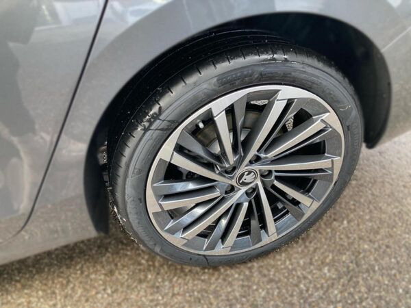 Skoda Superb Combi L&K 2.0TDI MATRIX.StHZG.PSD.HUD.TravelA.AHK.360°.4xSHZ.WINTER.SmartLink.e bild 7