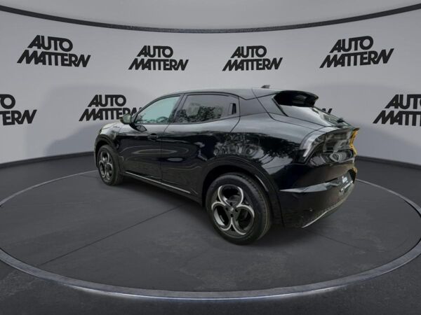 Alfa Romeo Junior 1.2 Ibrida Sport-Speciale +Tech +Panorama bild 6