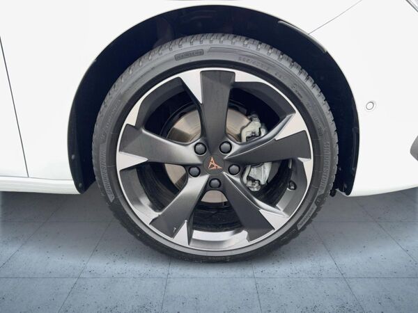 Cupra Leon 1.5 eTSI DSG Nav/Kam/ACC/SHZ/LHZ/Assist/18"/Keyless bild 7
