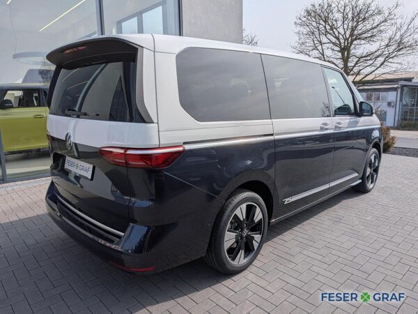Volkswagen T7 Multivan 2,0 l TDI 75 Jahre Bulli IQ.Light bild 4