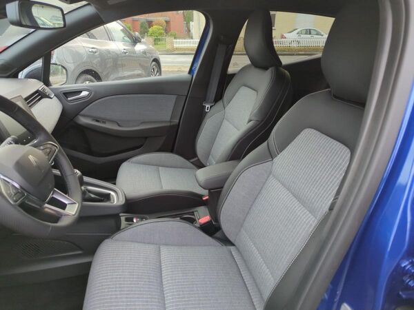 Renault Clio TCe90 TECHNO WinterCityPaket Ganzjahresbereifung bild 7