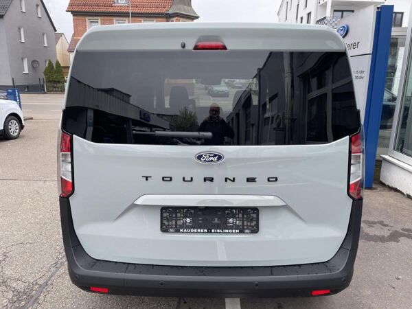 Ford Tourneo Courier Titanium 125 PS Schalter * Sofort Verfügbar* bild 6