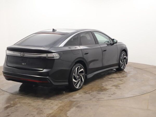 Volkswagen ID.7 PRO 82 kWh +H&K +PANO +360' +DCC +IQ.LIGHT bild 5