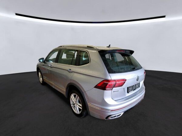 Volkswagen Tiguan Allspace 2.0 TDI DSG R-LINE+20ZOLL+ALLRAD+MATRIX+NAVI+HUD+DCC+360°CAM+ACC bild 2