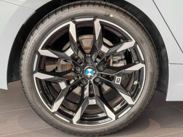 BMW 320 d xDrive Touring 19" M-Sport  360* Kamera Head-UP ACC Panorama bild 5