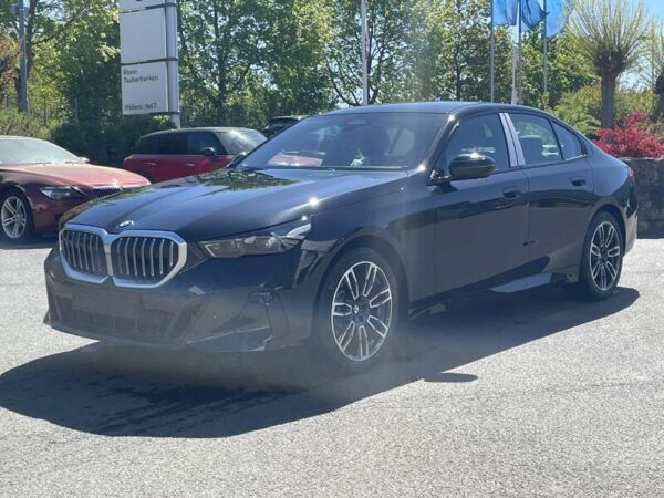 BMW 520 d Lim.  *>22% * M Sport * AHK * ACC * H&K * bild 1