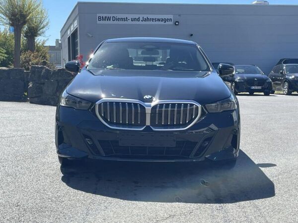 BMW 520 d Lim.  *>22% * M Sport * AHK * ACC * H&K * bild 2