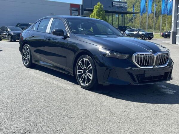 BMW 520 d Lim.  *>22% * M Sport * AHK * ACC * H&K * bild 3