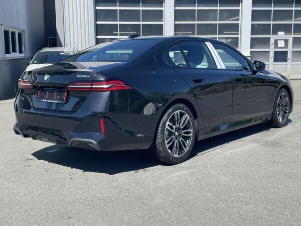 BMW 520 d Lim.  *>22% * M Sport * AHK * ACC * H&K * bild 4