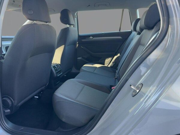 Volkswagen Passat Variant 2.0 TDI Conceptline DSG Ganzjahresreifen AppConnect bild 7