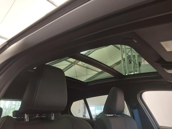BMW 120 d M Sportpaket*Panorama*19 Zoll*Head Up* uvm. bild 6
