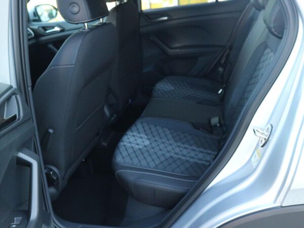 Volkswagen T-Cross R-Line 1.5 TSI ACT OPF (150 PS) DSG*AHK*NAVI*ALLWETTER* bild 5
