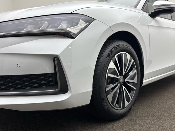 Skoda Superb Combi Selection 2.0 TDI 150PS DSG *SOFORT VERFÜGBAR* bild 2