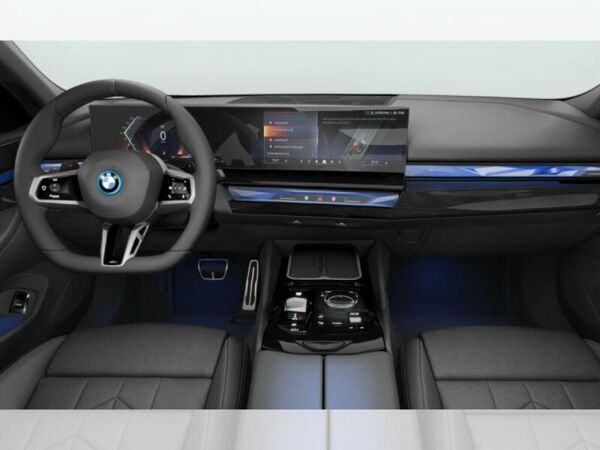 BMW 550 e xDrive Limousine SOFORT VERFÜGBAR!!! bild 5