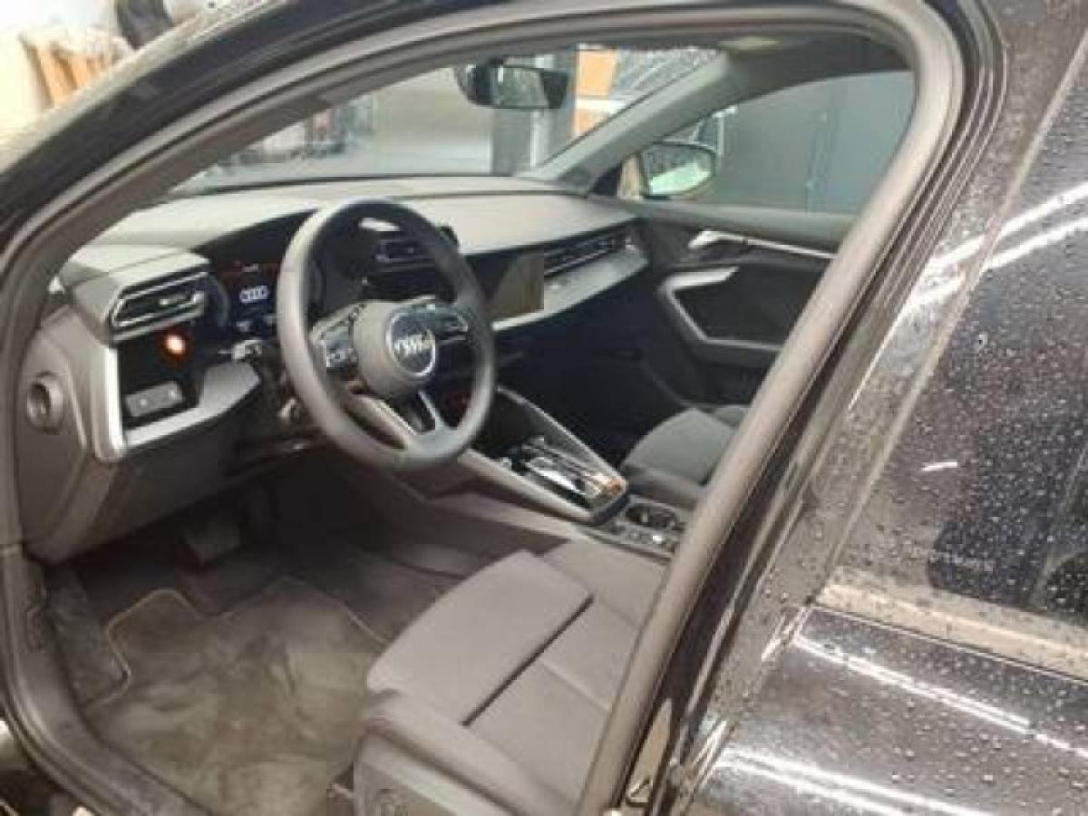 Audi A3 Sportback 35 TFSI S-tronic S line NAVI+LED bild 4