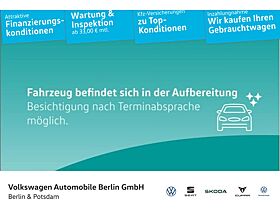 Volkswagen Golf VIII R 2.0TSI DSG 4x4 NAVI PDC LED+