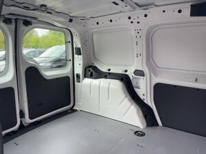 Volkswagen Caddy Cargo 1.5 TSI Navi Radio Klima PDC bild 7