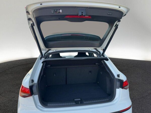 Audi A3 Sportback 30 TFSI S tronic Stdhzg Sound Pano bild 7