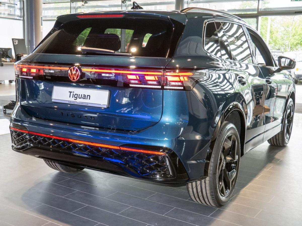 Volkswagen Tiguan R-Line 2,0 l TSI OPF 4MOTION 7-Gang-Doppelkupplungsgetrie be DSG bild 3