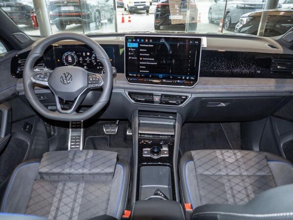 Volkswagen Tiguan R-Line 2,0 l TSI OPF 4MOTION 7-Gang-Doppelkupplungsgetrie be DSG bild 7