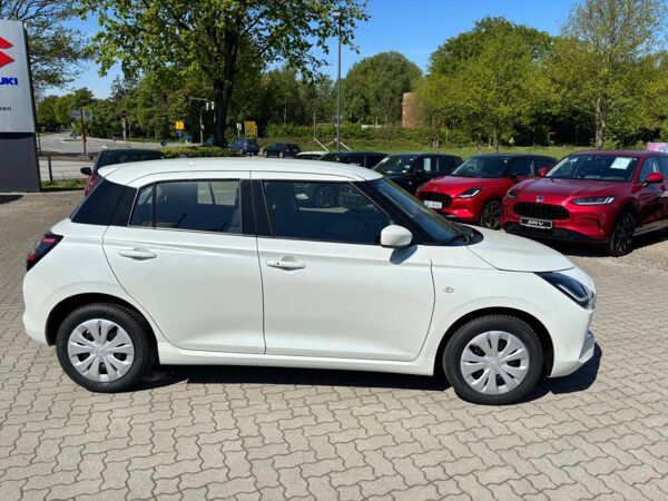 Suzuki Swift 1.2 Dualjet HYBRID Club -  Sofort -  Standort Hamburg bild 3