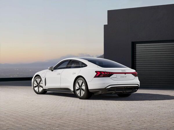 Audi e-tron GT quattro  370kW❗️  AB AUGUST VERFÜGBAR🚀 bild 5