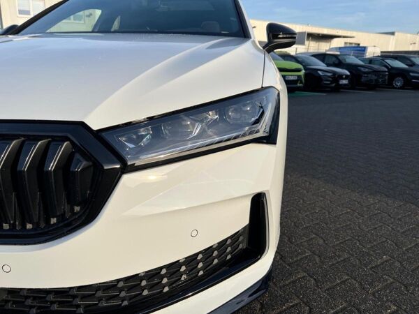 Skoda Superb Combi 2.0 TDI DSG 4x4 Sportline *VERSCHIEDENE FARBEN*Sofort Verfügbar* bild 5
