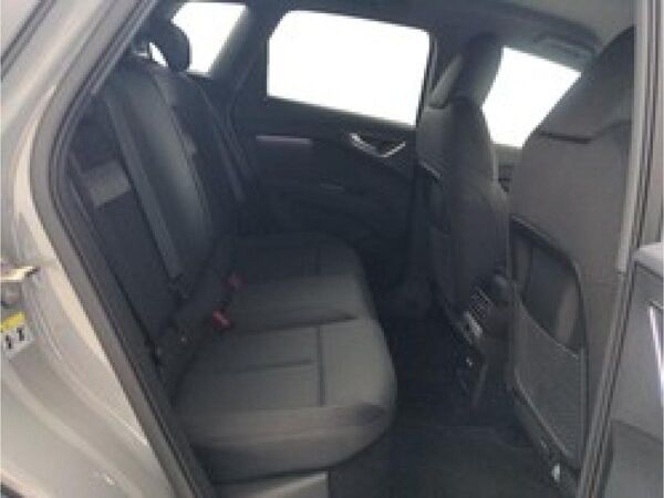 Audi Q4 e-tron 45 AHK bild 6