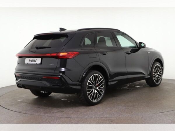 Audi Q5 Quattro S tronic edition one bild 2