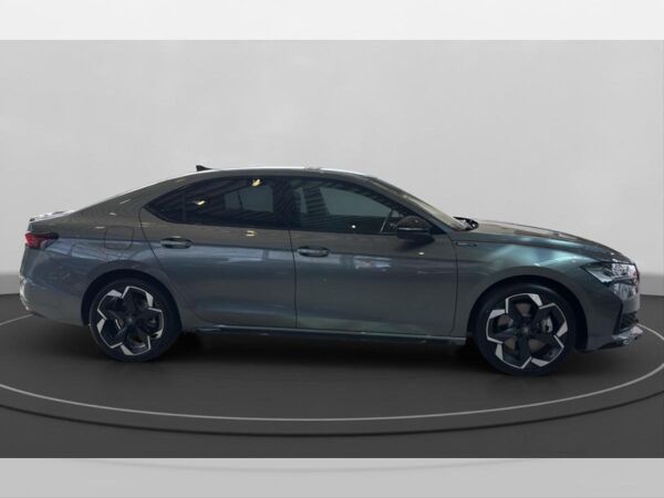 Skoda Superb Sportline 2.0 TDI 142 kW 7-Gang-DSG 4x4 bild 3