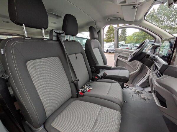 Volkswagen Transporter +SOFORT VERFÜGBAR+ Kombi lang; AHK, Matrix, ACC, beheizt. Frontscheibe bild 7
