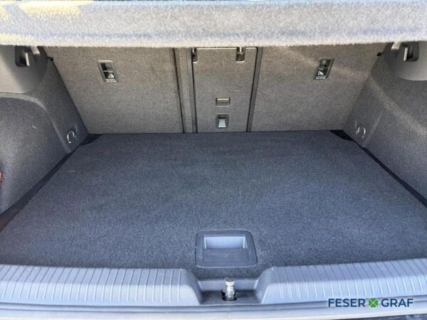 Volkswagen Golf VIII R 2.0 TSI AKRA PANO IQ LIGHT NAVI KAM bild 7