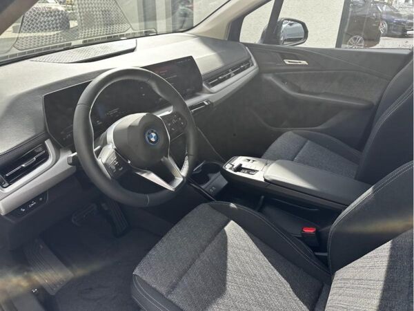 BMW 225 e xDrive Active Tourer || AHK Kamera DrivAssist Staatliche Förderung bild 5