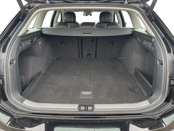 Volkswagen Passat Var. Elegance eTSI DSG|el.HECK|IQ.LIGHT bild 7