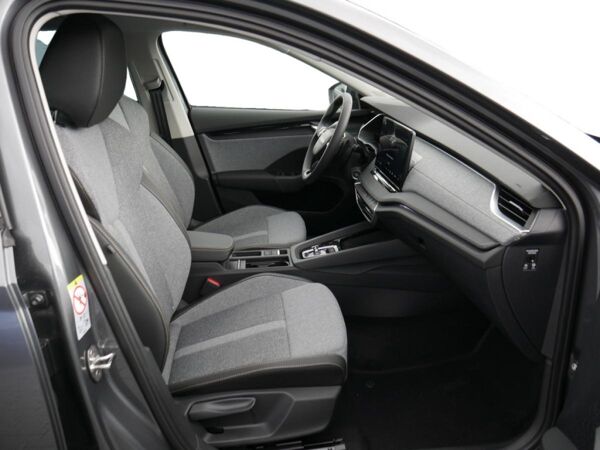 Skoda Octavia Combi 2.0 TDI DSG Tour Kamera Navi LED Keyless *933* bild 2