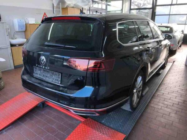 Volkswagen Passat Variant 2.0 TDI DSG Elegance Navi LED SHZ bild 4
