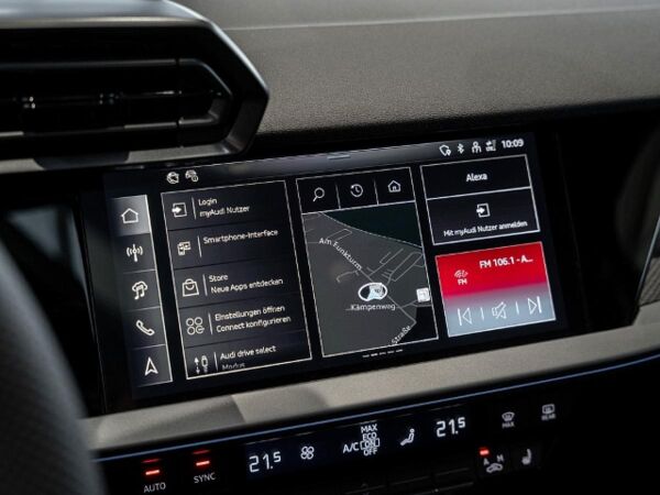 Audi RS3 Sportback 294 kW Sonos Sportabgas Pano Winterräder Leder bild 7