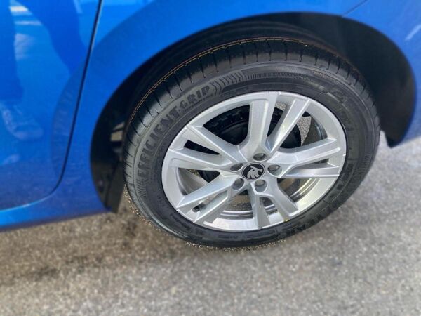 Skoda Fabia Selection 1.0TSI LED.WINTER.BergA.AHK.LKR-HEIZ.Park.SmartLink.DAB bild 7