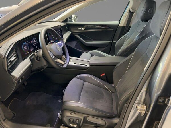 Volkswagen Passat Var. 1,5 TSI Business eHybrid DSG RearVie bild 6