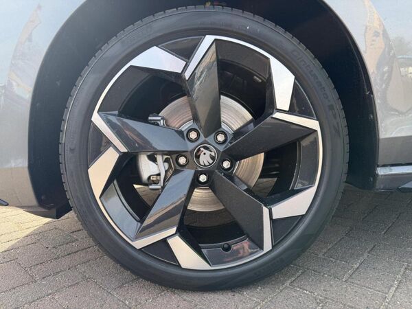 Skoda Superb Combi Sportline 2,0 TDI 110 kW 7-Gang-DSG**Gewerbe**AKTION** bild 2