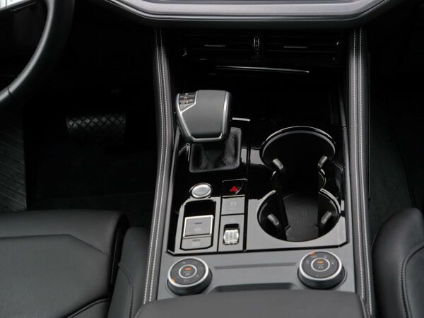 Volkswagen Touareg 3.0 TDI AHK*LED*Luftfederung*ACC*LEDER* bild 7