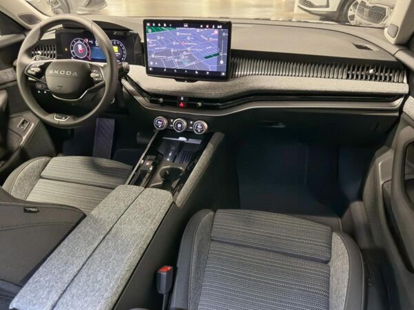 Skoda Superb Combi Selection 2.0 TDI 7-Gang-DSG bild 6