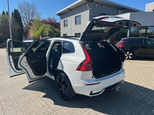 Volvo XC60 T8 AWD ULTRA-BLACK EDITION-Inkl. Anhängerkupplung! Sofort Lieferbar. bild 6