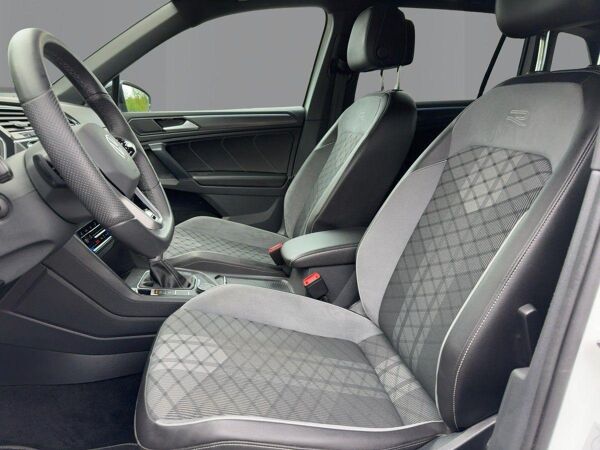 Volkswagen Tiguan R-Line 2,0 l TDI SCR 4MOTION DSG AHK Parklenkassistent bild 6