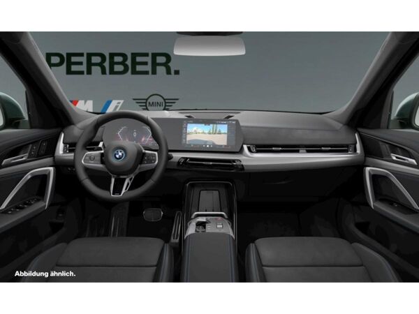 BMW iX1 xDrive30 M Sportpaket*AHK*360 Kamera*Head Up* uvm. bild 3