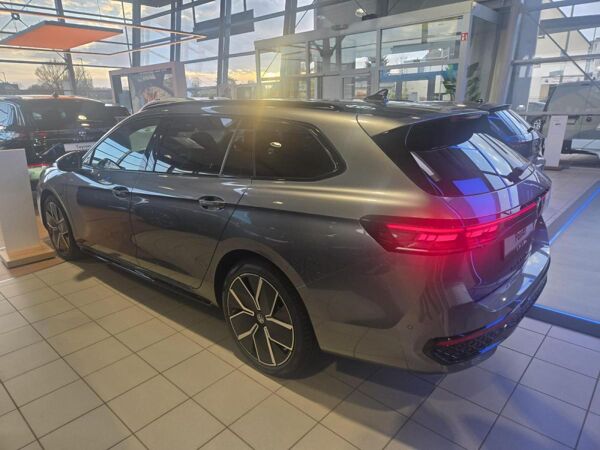 Volkswagen Passat R-Line "Signature" Hybrid //SOFORT VERF.// 272PS - mit 0,5% versteuern, HUD, Leder, LED, Kamera, Pan bild 6