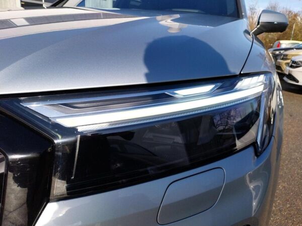 Audi Q7 S line HUD*PANO*AHK*7SITZER*MATRIX*LEDER*RFK*21LM*5J GAR bild 4
